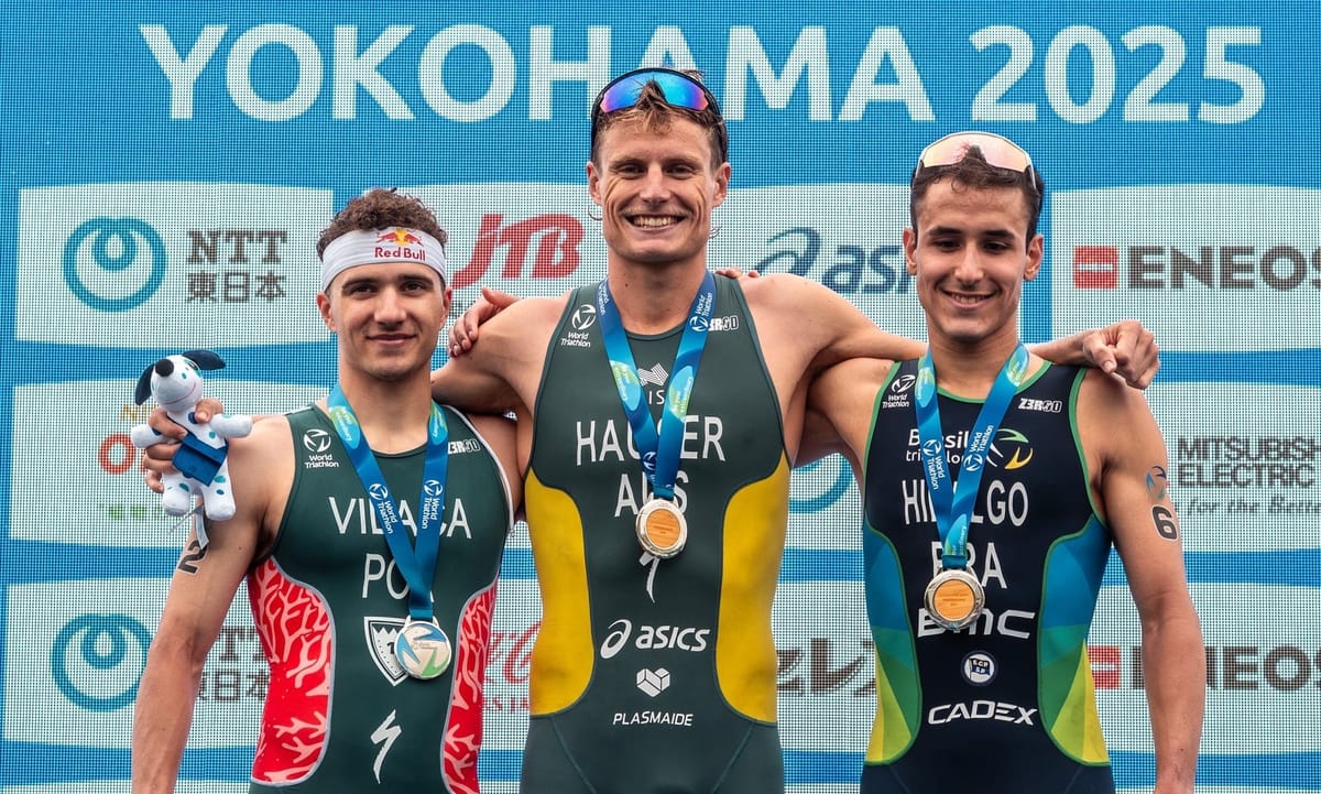 Miguel Hidalgo recebe prêmio do COB