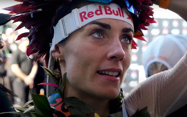 Lucy Charles revela lesão durante a maratona em Kona